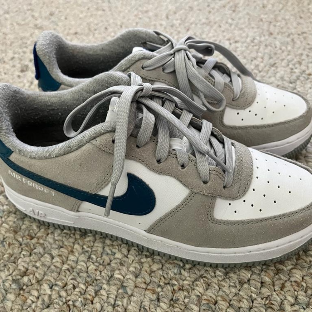 Nike Air Force 1 LV8 (GS)